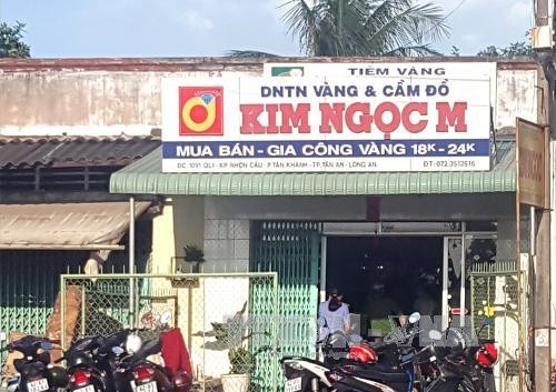 Hiện trường xảy ra vụ cướp tiệm vàng. Ảnh: Bùi Như Trường Giang – TTXVN.