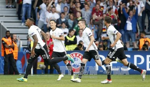 Đức mạnh cả 3 tuyến và sự khác biệt đẳng cấp ảnh 1