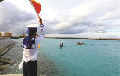 Cuộc sống của chiến sĩ Trường Sa đóng quân trên các đảo chìm ảnh 1 Cuộc sống của chiến sĩ Trường Sa đóng quân trên các đảo chìm ảnh 1