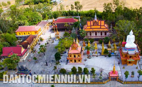 Trong dịp Tết Tết Chôl Chhnăm Thmây 2020, các chùa Khmer không trang trí đón Tết như mọi năm, ngừng các nghi lễ và các hoạt động mừng năm mới tập trung đông người