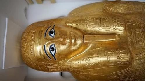 Quan tài bằng gỗ mạ vàng của thầy tế Nedjemankh. Ảnh: Patch. Quan tài bằng gỗ mạ vàng của thầy tế Nedjemankh. Ảnh: Patch.