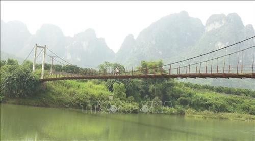 Toàn cảnh treo xuống cấp. Ảnh: Thanh Hải - TTXVN