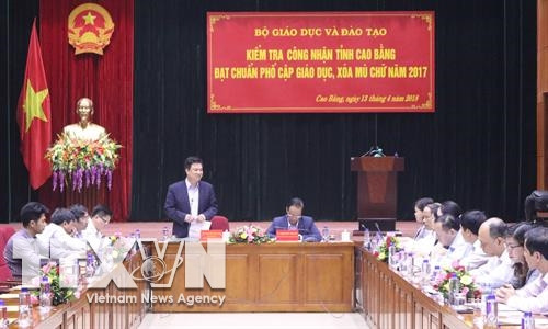 Ông Nguyễn Hữu Độ, Thứ trưởng Bộ Giáo dục và Đào tạo phát biểu tại buổi làm việc với tỉnh Cao Bằng. Ảnh: Chu Hiệu - TTXVN. Ông Nguyễn Hữu Độ, Thứ trưởng Bộ Giáo dục và Đào tạo phát biểu tại buổi làm việc với tỉnh Cao Bằng. Ảnh: Chu Hiệu - TTXVN.
