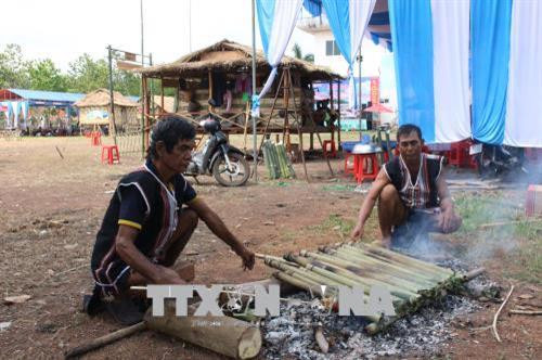 Thi ẩm thực tại lễ hội. Ảnh: K GỬIH -TTXVN