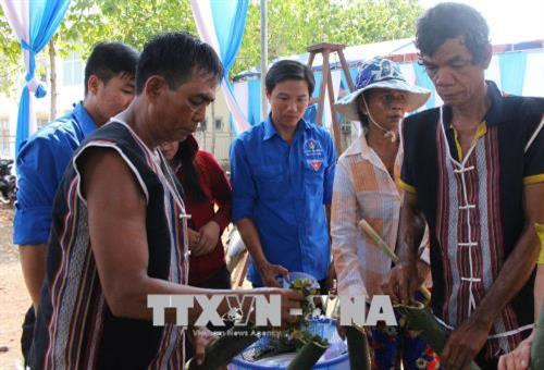 Thi ẩm thực tại lễ hội. Ảnh: K GỬIH -TTXVN