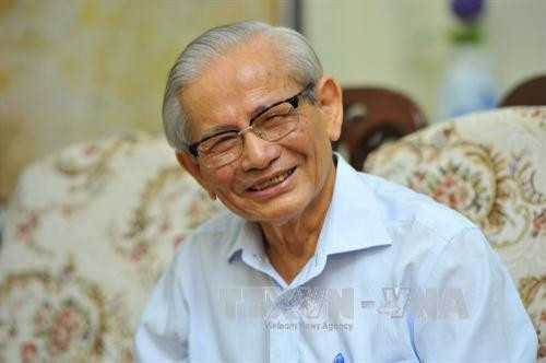 Chân dung giáo sư, Nhà giáo Nhân dân Phan Huy Lê. Ảnh: Minh Đức – TTXVN Chân dung giáo sư, Nhà giáo Nhân dân Phan Huy Lê. Ảnh: Minh Đức – TTXVN