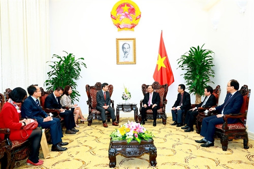 Thủ tướng Nguyễn Xuân Phúc tiếp Chủ tịch, Giám đốc điều hành Hãng Thông tấn Yonhap (Hàn Quốc) Park No - hwang và các thành viên trong đoàn. Ảnh: Thống Nhất-TTXVN Thủ tướng Nguyễn Xuân Phúc tiếp Chủ tịch, Giám đốc điều hành Hãng Thông tấn Yonhap (Hàn Quốc) Park No - hwang và các thành viên trong đoàn. Ảnh: Thống Nhất-TTXVN