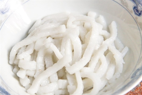 Nguyên liệu không thể thiếu trong món bánh canh. Nguyên liệu không thể thiếu trong món bánh canh.