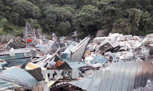 "Đại bản doanh” của đối tượng Nguyễn Thanh Tuân tại bản Tà Dê, xã Lóng Luông, huyện Vân Hồ, tỉnh Sơn La đã bị san phẳng, chỉ còn là đống đổ nát. Ảnh: TTXVN phát. "Đại bản doanh” của đối tượng Nguyễn Thanh Tuân tại bản Tà Dê, xã Lóng Luông, huyện Vân Hồ, tỉnh Sơn La đã bị san phẳng, chỉ còn là đống đổ nát. Ảnh: TTXVN phát.