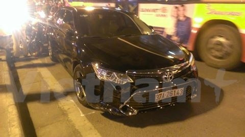 Chiếc xe ôtô gây tai nạn. (Ảnh: Võ Phương/Vietnam+)