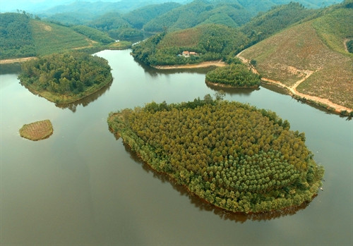 Toàn cảnh hồ Ngạc Hai. Toàn cảnh hồ Ngạc Hai.
