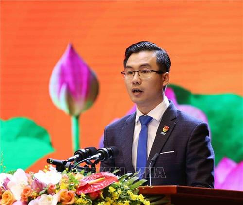Bí thư Đoàn Thanh niên Trường Đại học Kinh tế quốc dân Hà Nội Nhất Linh, thay mặt thế hệ trẻ phát biểu tại buổi lễ. Ảnh: Phương Hoa – TTXVN Bí thư Đoàn Thanh niên Trường Đại học Kinh tế quốc dân Hà Nội Nhất Linh, thay mặt thế hệ trẻ phát biểu tại buổi lễ. Ảnh: Phương Hoa – TTXVN