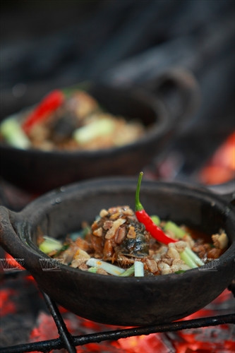 Cá thòi lòi kho tiêu ảnh 1