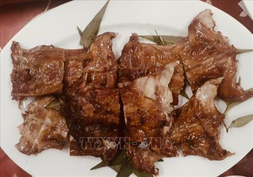 Món thịt chuột đồng nướng tươi ăn kèm rau răm luôn làm hài lòng những thực khách khó tính nhất. Ảnh: Công Mạo-TTXVN Món thịt chuột đồng nướng tươi ăn kèm rau răm luôn làm hài lòng những thực khách khó tính nhất. Ảnh: Công Mạo-TTXVN