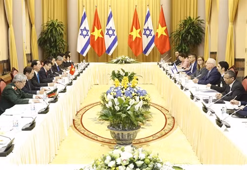 Chủ tịch nước Trần Đại Quang hội đàm với Tổng thống Nhà nước Israel Reuven Ruvi Rivlin. Ảnh: Nhan Sáng- TTXVN