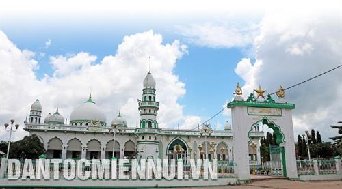 Một góc thánh đường Hồi giáo Mubarak ở xã Châu Phong, thị xã Tân Châu. Ảnh: Công Mạo Một góc thánh đường Hồi giáo Mubarak ở xã Châu Phong, thị xã Tân Châu. Ảnh: Công Mạo