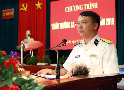 Thượng tá Lương Xuân Giáp, Phó Chính ủy Lữ đoàn 146, Vùng 4 phát biểu. Ảnh: Hoàng Hùng – TTXVN Thượng tá Lương Xuân Giáp, Phó Chính ủy Lữ đoàn 146, Vùng 4 phát biểu. Ảnh: Hoàng Hùng – TTXVN