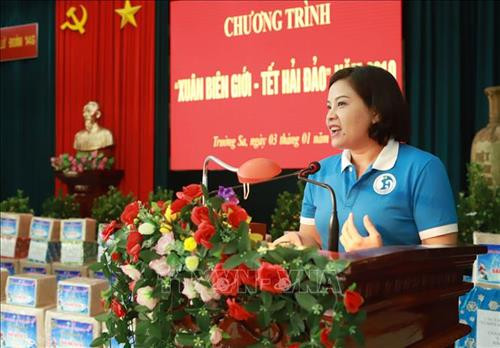 Phó Chủ nhiệm Câu lạc bộ tuổi trẻ Vì biển đảo quê hương Hồ Liên phát biểu. Ảnh: Hoàng Hùng – TTXVN Phó Chủ nhiệm Câu lạc bộ tuổi trẻ Vì biển đảo quê hương Hồ Liên phát biểu. Ảnh: Hoàng Hùng – TTXVN