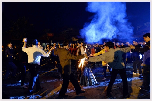 Múa xòe. Ảnh Thanh Ha- TTXVN