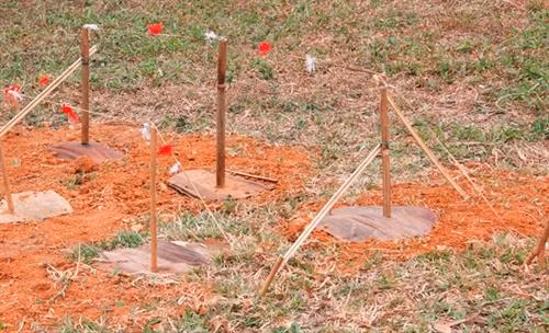 Người Cor ở Quảng Ngãi trong lễ hội cầu mưa làm lễ với 5 chiếc trống đất