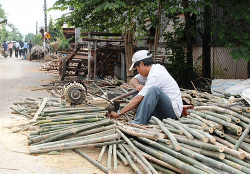 Nghề sản xuất bàn, ghế, thang tre Nghề sản xuất bàn, ghế, thang tre