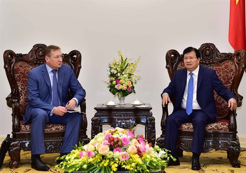 Sáng 27/10/2016, tại Trụ sở Chính phủ, Phó Thủ tướng Trịnh Đình Dũng tiếp Tổng Giám đốc Tập đoàn dầu khí Zarubezneft Liên bang Nga ngài Sergey Cuderiasov nhân chuyến thăm và làm việc tại Việt Nam. Ảnh: Phương Hoa – TTXVN