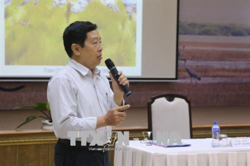 Ông Dương Văn Ni (Khoa Môi trường và Tài nguyên thiên nhiên - Đại học Cần Thơ) phát biểu tại Hội thảo. Ảnh : Nguyễn Văn Trí - TTXVN Ông Dương Văn Ni (Khoa Môi trường và Tài nguyên thiên nhiên - Đại học Cần Thơ) phát biểu tại Hội thảo. Ảnh : Nguyễn Văn Trí - TTXVN