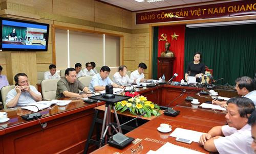 Bộ trưởng Bộ Y tế Nguyễn Thị kim Tiến phát biểu tại buổi họp trực tuyến. Ảnh: Thành Đạt – TTXVN Bộ trưởng Bộ Y tế Nguyễn Thị kim Tiến phát biểu tại buổi họp trực tuyến. Ảnh: Thành Đạt – TTXVN