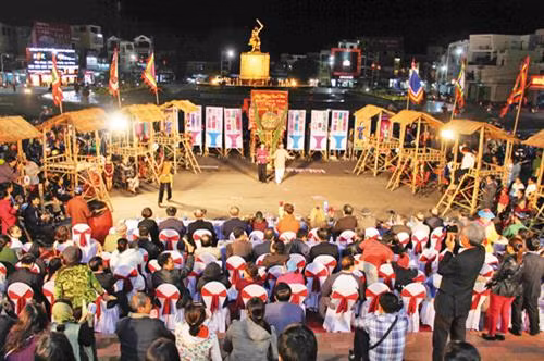 Bài chòi được UNESCO công nhận là di sản văn hóa phi vật thể đại diện của nhân loại chung của 9 tỉnh Trung Bộ. Ảnh: TTXVN Bài chòi được UNESCO công nhận là di sản văn hóa phi vật thể đại diện của nhân loại chung của 9 tỉnh Trung Bộ. Ảnh: TTXVN