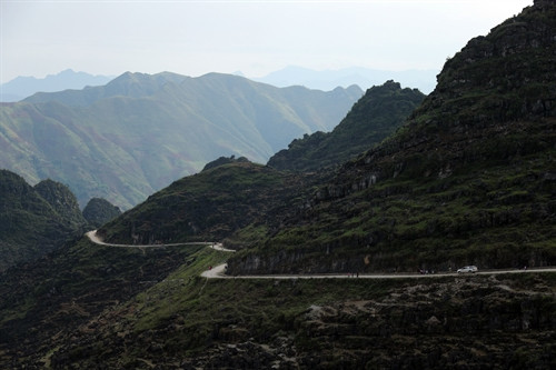 Đường vào Mê Cung Đá