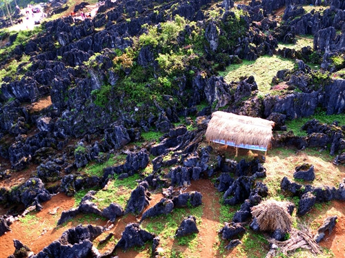 Mê cung đá nhìn từ trên cao