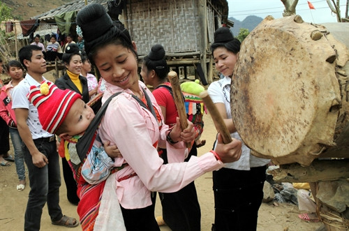 Rộn ràng tiếng trống ngày hội