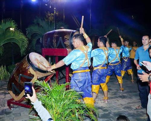 Loại hình múa nghệ thuật Lakhon Khoal của Campuchia. Ảnh: Pv TTXVN tại Campuchia Loại hình múa nghệ thuật Lakhon Khoal của Campuchia. Ảnh: Pv TTXVN tại Campuchia