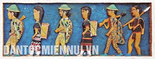 Phù điêu Bộ đội và dân quân. Ảnh: Trần Tấn Vịnh Phù điêu Bộ đội và dân quân. Ảnh: Trần Tấn Vịnh
