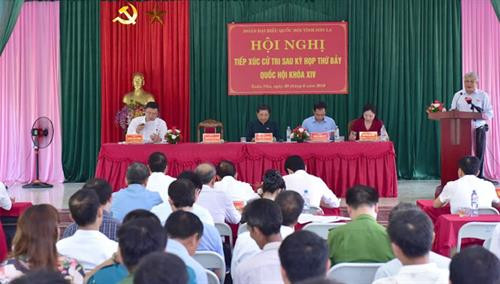 Phó Chủ tịch Thường trực Quốc hội Tòng Thị Phóng tiếp xúc cử tri tại huyện Vân Hồ . Ảnh: daibieunhandan.vn Phó Chủ tịch Thường trực Quốc hội Tòng Thị Phóng tiếp xúc cử tri tại huyện Vân Hồ . Ảnh: daibieunhandan.vn