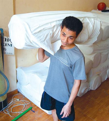 Làng dệt “giữa phố“ ảnh 7