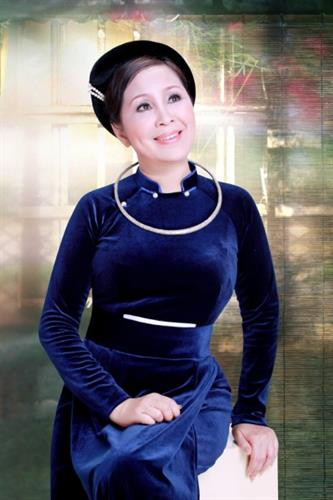 Nghệ sĩ Dương Liễu đã đạt Huy chương Vàng khi biểu diễn bài “Nhìn trăng nhớ bạn” có sử dụng các điệu trong nghệ thuật tuồng Dá hai. Nghệ sĩ Dương Liễu đã đạt Huy chương Vàng khi biểu diễn bài “Nhìn trăng nhớ bạn” có sử dụng các điệu trong nghệ thuật tuồng Dá hai.