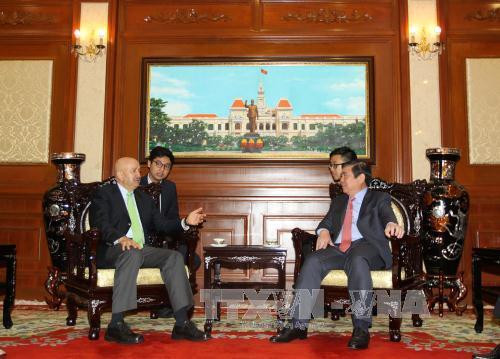 Chủ tịch UBND Thành phố Hồ Chí Minh Nguyễn Thành Phong tiếp nguyên Tổng thống Mexico (nhiệm kỳ 1988 – 1994) Carlos Salinas de Gortari đang có chuyến thăm và làm việc tại Việt Nam. Ảnh: Thanh Vũ – TTXVN