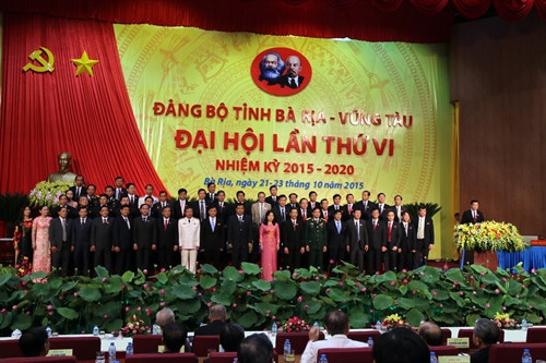 Ban Chấp hành Đảng bộ tỉnh Bà Rịa-Vũng Tàu nhiệm kỳ 2015-2020 ra mắt Đại hội. Ảnh: Đoàn Mạnh Dương- TTXVN