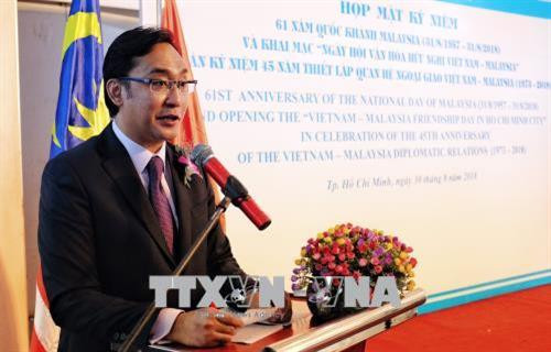 Ông Sofian Akmal Abd.Karim, Tổng lãnh sự Malaysia tại Thành phố Hồ Chí Minh phát biểu tại lễ kỷ niệm 61 năm Quốc khánh Malaysia. Ảnh: Xuân Khu-TTXVN Ông Sofian Akmal Abd.Karim, Tổng lãnh sự Malaysia tại Thành phố Hồ Chí Minh phát biểu tại lễ kỷ niệm 61 năm Quốc khánh Malaysia. Ảnh: Xuân Khu-TTXVN