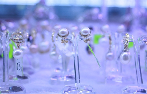 Ngọc trai Phú Quốc trưng bày tại chợ đêm Dinh Cậu