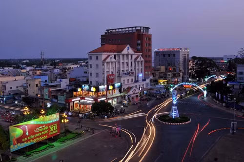 Một góc thành phố Sóc Trăng sau 40 năm giải phóng hoàn toàn miền Nam, thống nhất đất nước(30/4/1975 – 30/4/2015) . Ảnh: An Hiếu- TTXVN Một góc thành phố Sóc Trăng sau 40 năm giải phóng hoàn toàn miền Nam, thống nhất đất nước(30/4/1975 – 30/4/2015) . Ảnh: An Hiếu- TTXVN
