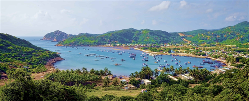 Vẻ đẹp vịnh Vĩnh Hy- Ninh Thuận. Ảnh: TTXVN