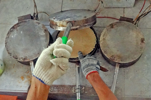 Dụng cụ sản xuất bánh tráng giấy