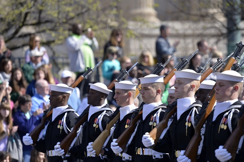 Đội quân danh dự tham gia diễu hành ngày 11/4. Ảnh:THX-TTXVN Đội quân danh dự tham gia diễu hành ngày 11/4. Ảnh:THX-TTXVN