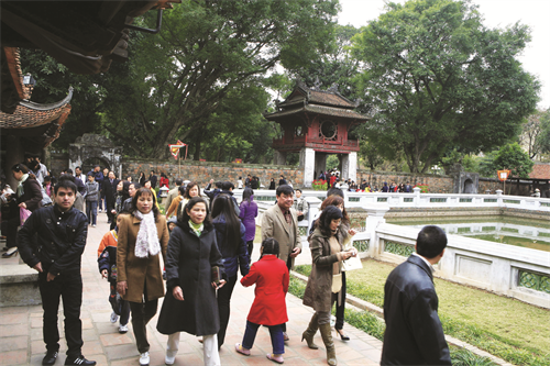 Điểm đến đầu xuân của người dân Thủ đô và khách thập phương