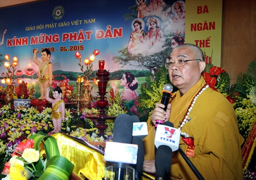 Hòa thượng Thích Thanh Nhiễu- Phó Chủ tịch Hội đồng trị sự Giáo hội Phật giáo Việt Nam đọc thông điệp của Đức Pháp chủ Giáo hội Phật giáo Việt Nam Thích Phổ Tuệ mừng Đại lễ Phật đản 2015 - Phật lịch 2559. Ảnh: Nguyễn Dân- TTXVN Hòa thượng Thích Thanh Nhiễu- Phó Chủ tịch Hội đồng trị sự Giáo hội Phật giáo Việt Nam đọc thông điệp của Đức Pháp chủ Giáo hội Phật giáo Việt Nam Thích Phổ Tuệ mừng Đại lễ Phật đản 2015 - Phật lịch 2559. Ảnh: Nguyễn Dân- TTXVN