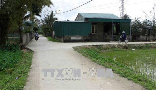 Xã Hưng Châu (Hưng Nguyên, Nghệ An) hiện đã đạt 14/19 tiêu chí xây dựng nông thôn mới. Đảng bộ, chính quyền và nhân dân xã Hưng Châu đang tiếp tục vận động, phát huy các nguồn lực, phấn đấu về đích trong năm 2018. Trong ảnh: Nhiều tuyến đường đã được bê tông hóa, tạo điều kiện thuận lợi cho việc đi lại của người dân. Ảnh: Thanh Tùng-TTXVN Xã Hưng Châu (Hưng Nguyên, Nghệ An) hiện đã đạt 14/19 tiêu chí xây dựng nông thôn mới. Đảng bộ, chính quyền và nhân dân xã Hưng Châu đang tiếp tục vận động, phát huy các nguồn lực, phấn đấu về đích trong năm 2018. Trong ảnh: Nhiều tuyến đường đã được bê tông hóa, tạo điều kiện thuận lợi cho việc đi lại của người dân. Ảnh: Thanh Tùng-TTXVN