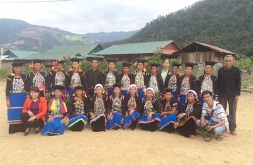 Đội văn nghệ bản Si Thâu Chải giữ gìn làn điệu dân ca truyền thống. Đội văn nghệ bản Si Thâu Chải giữ gìn làn điệu dân ca truyền thống.