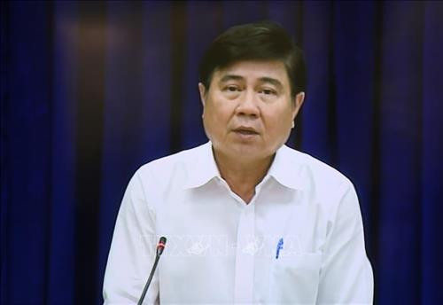 Ông Nguyễn Thành Phong, Chủ tịch UBND Thành phố Hồ Chí Minh phát biểu tại buổi tiếp dân (ảnh chụp qua màn hình). Ảnh: Trần Xuân Tình - TTXVN Ông Nguyễn Thành Phong, Chủ tịch UBND Thành phố Hồ Chí Minh phát biểu tại buổi tiếp dân (ảnh chụp qua màn hình). Ảnh: Trần Xuân Tình - TTXVN